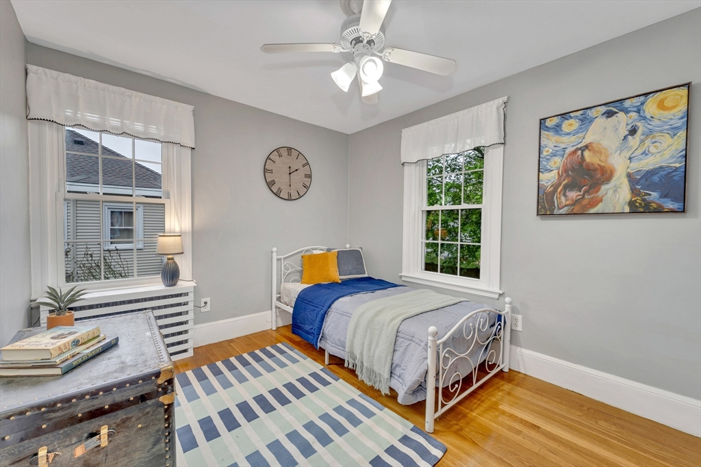 98 Haseltine St