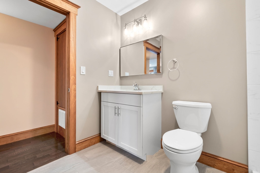 44 Maple St # 8
