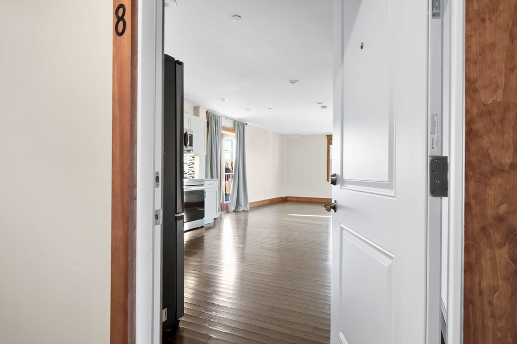 44 Maple St # 8