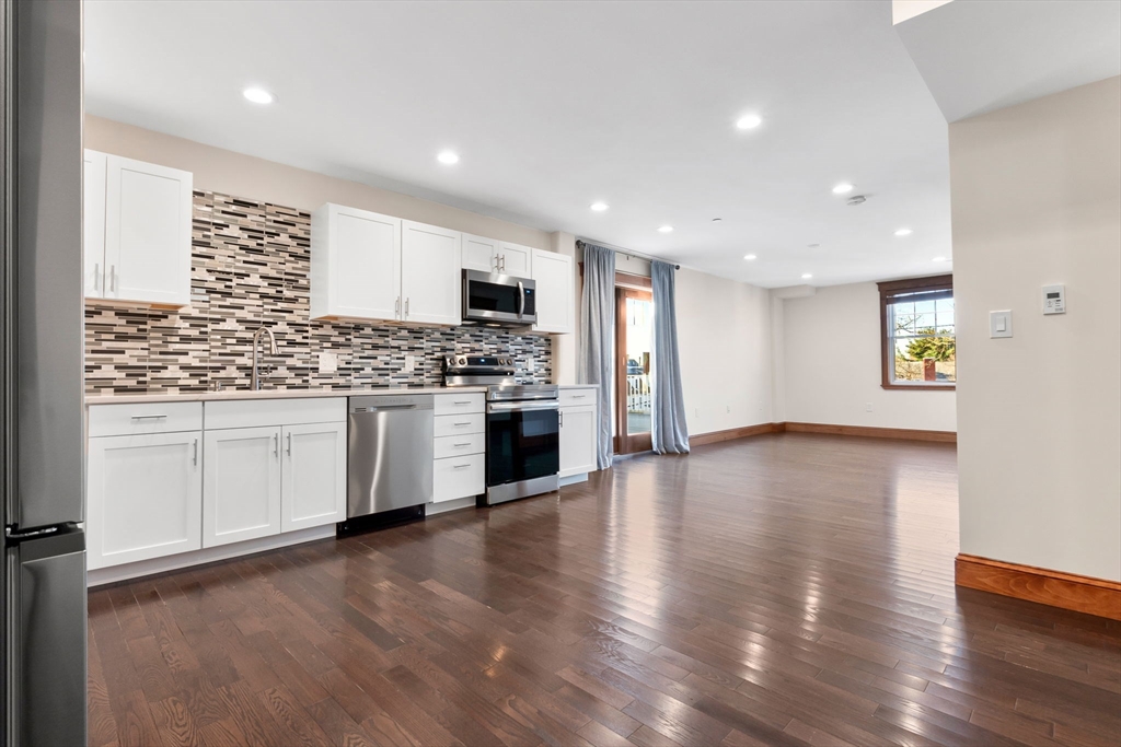 44 Maple St # 8
