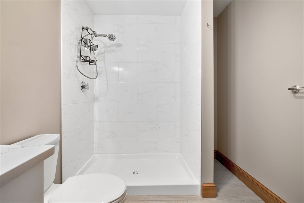 44 Maple St # 8