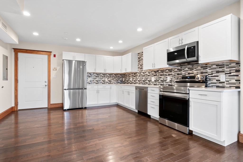 44 Maple St # 8