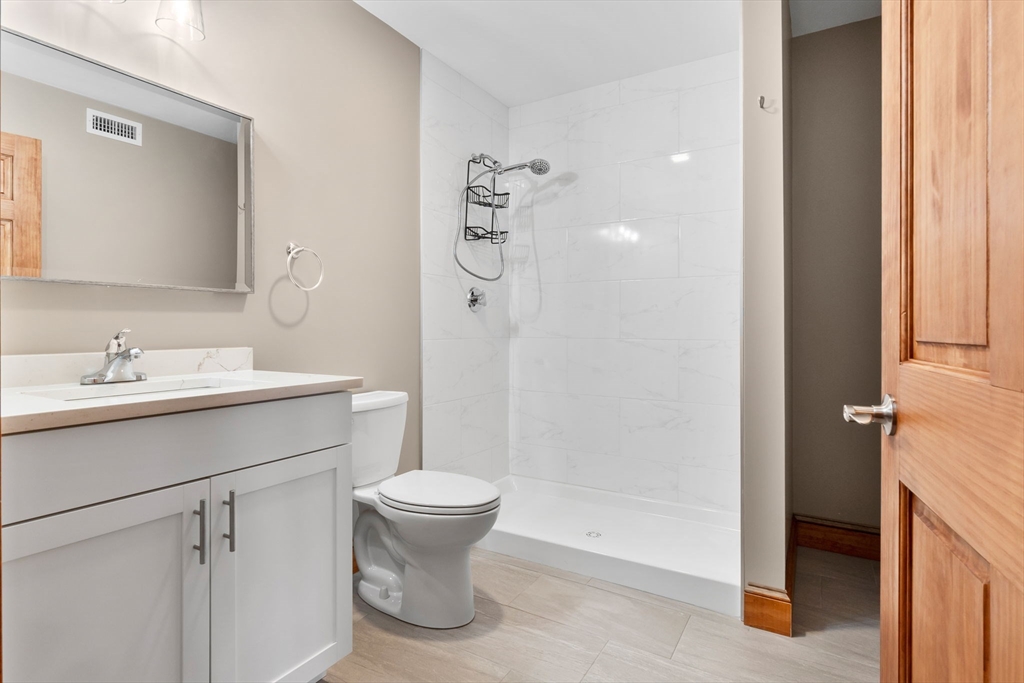 44 Maple St # 8