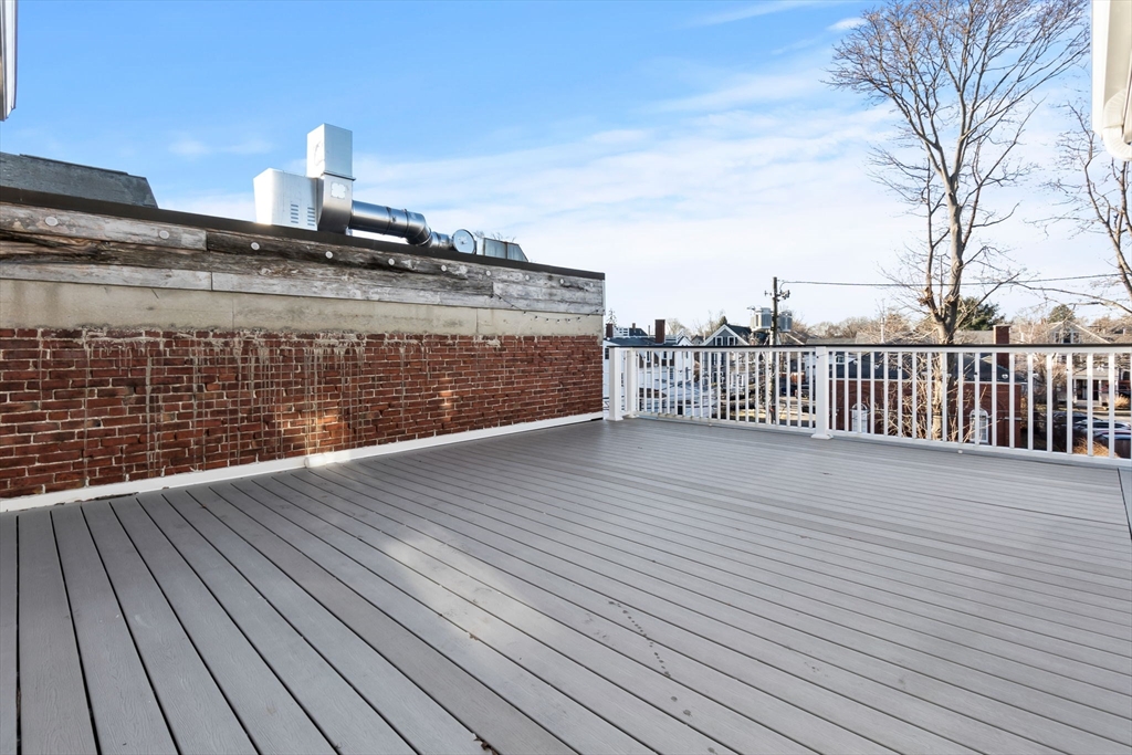 44 Maple St # 8