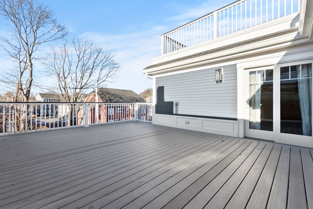 44 Maple St # 8