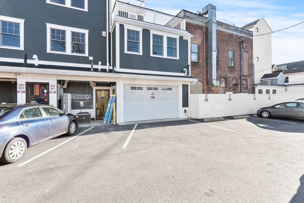 44 Maple St # 8