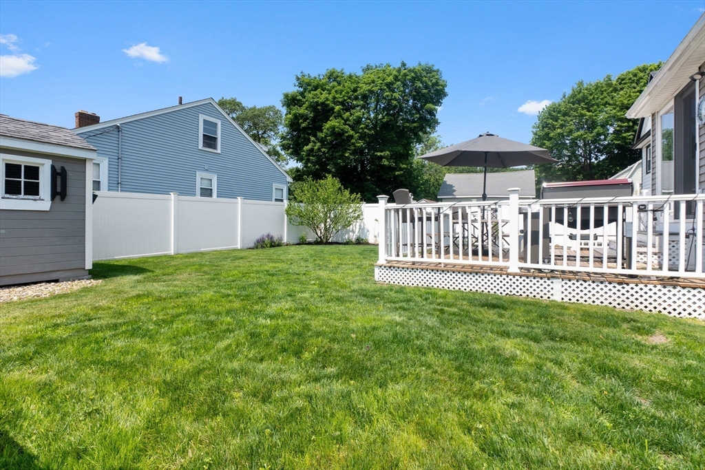 10 Saunders Rd