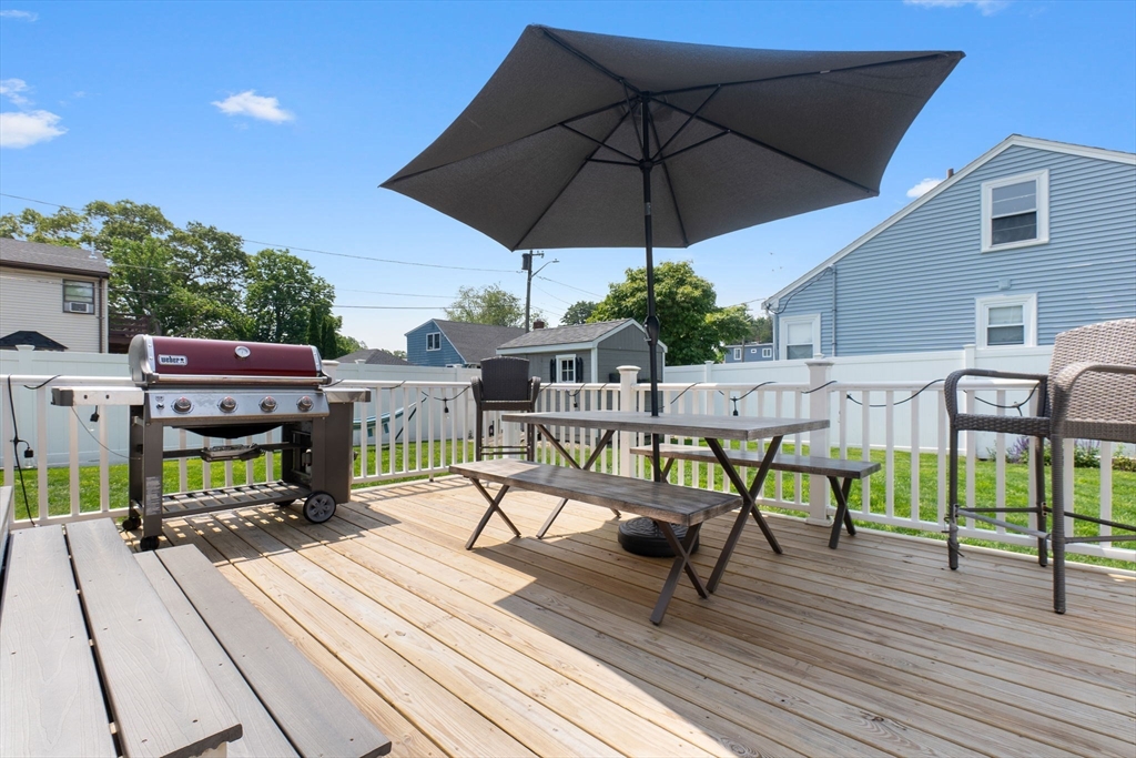 10 Saunders Rd