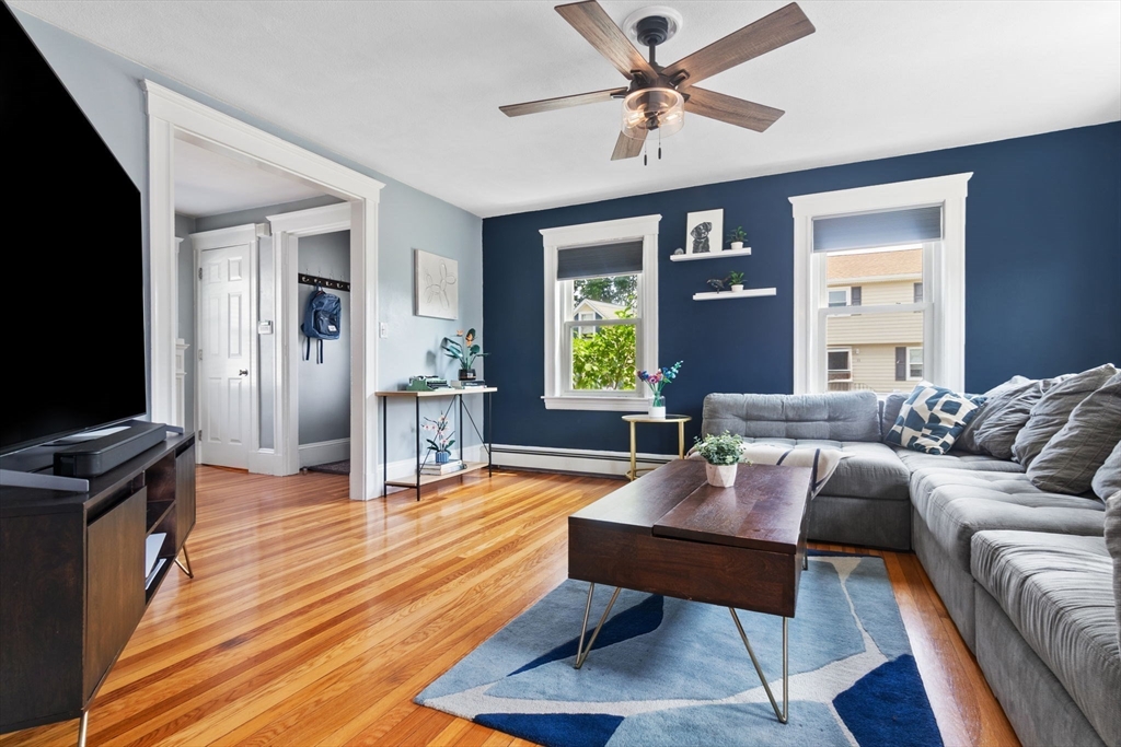 10 Saunders Rd
