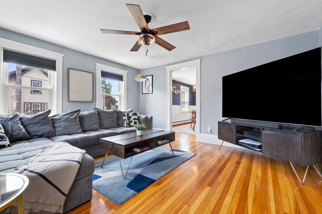 10 Saunders Rd