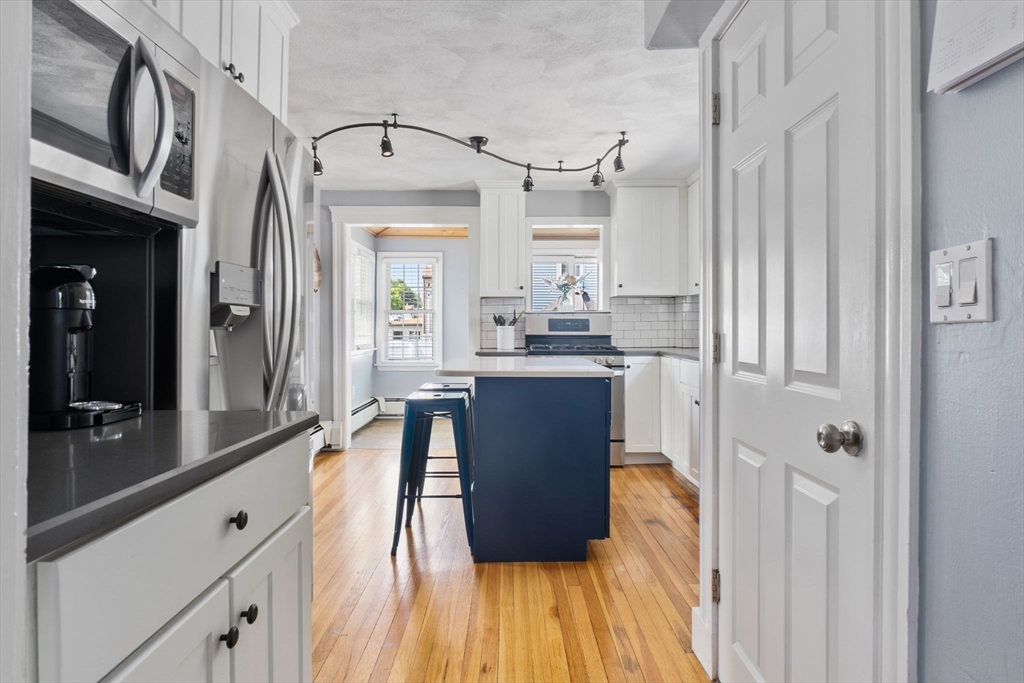 10 Saunders Rd
