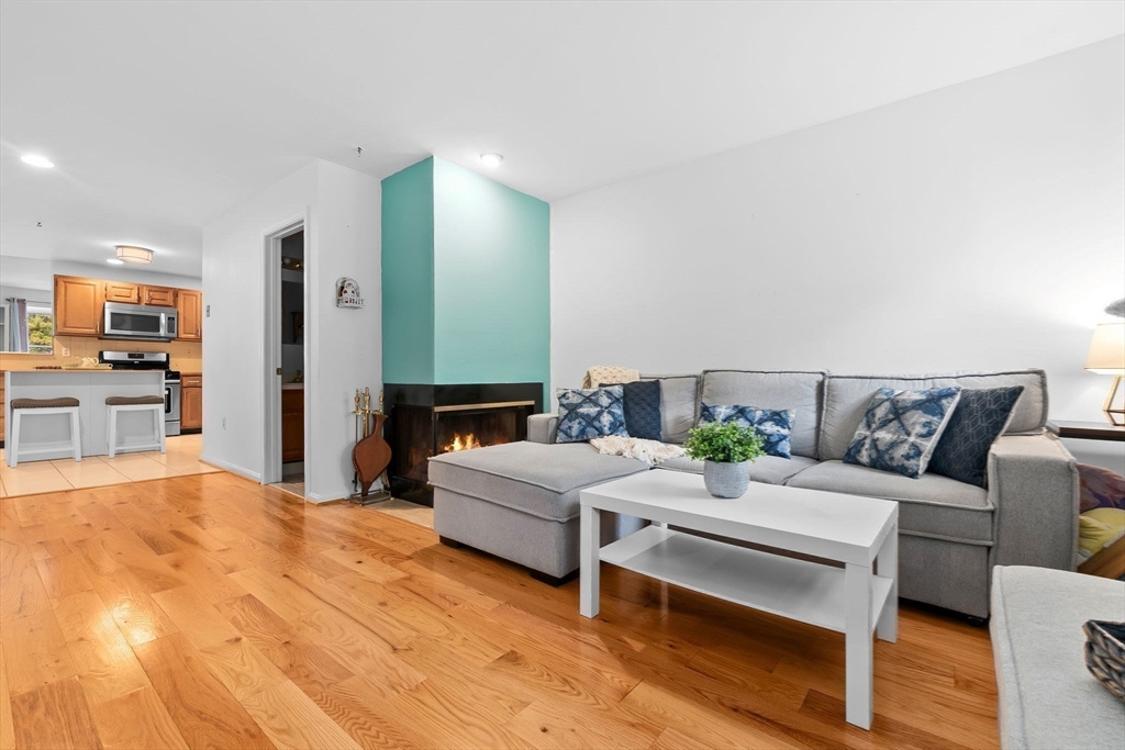 29 1st St # C
