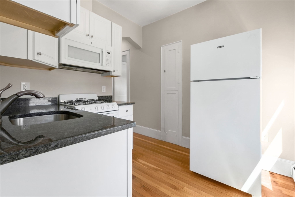 28 Poplar St # 7