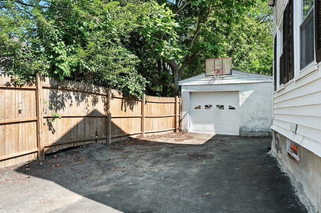 10 Mill St