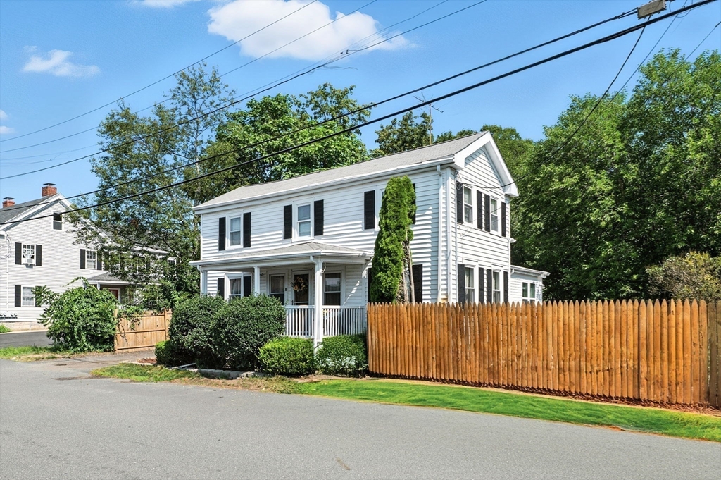 10 Mill St