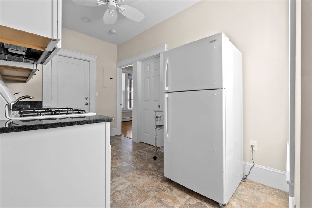 28 Poplar St # 3