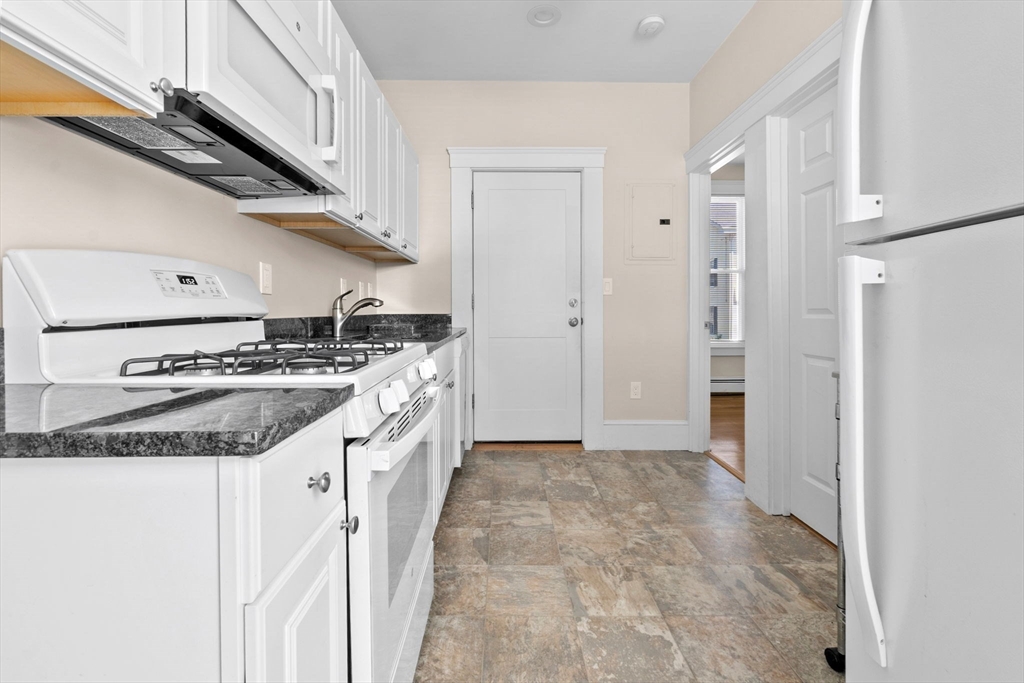 28 Poplar St # 3