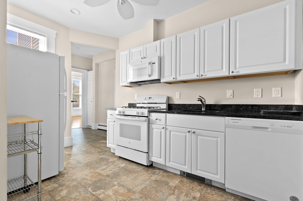 28 Poplar St # 3
