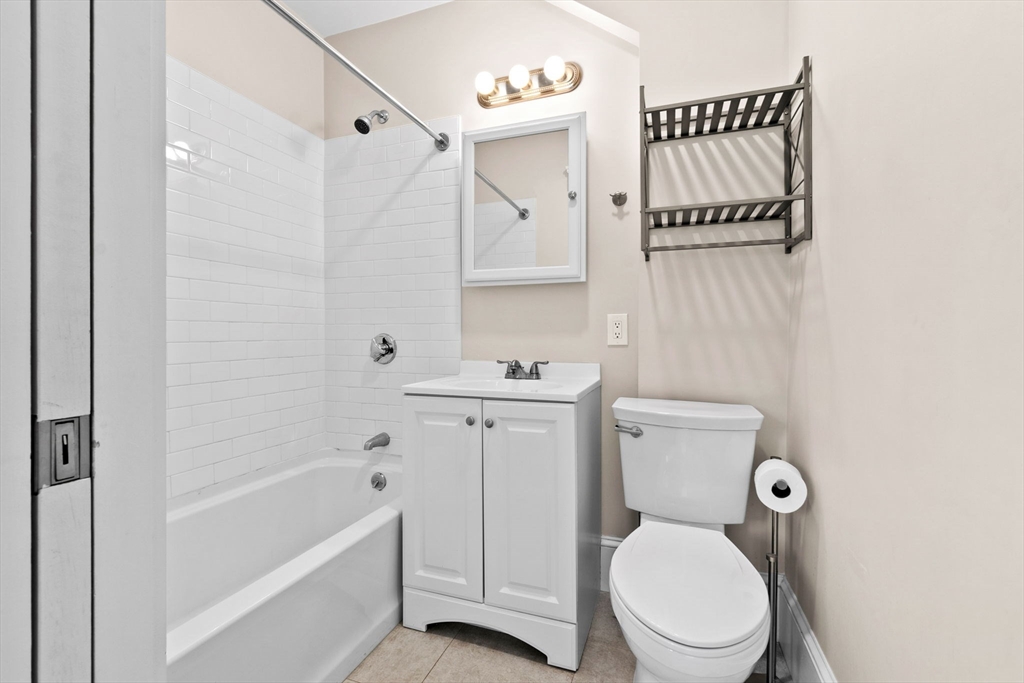28 Poplar St # 3