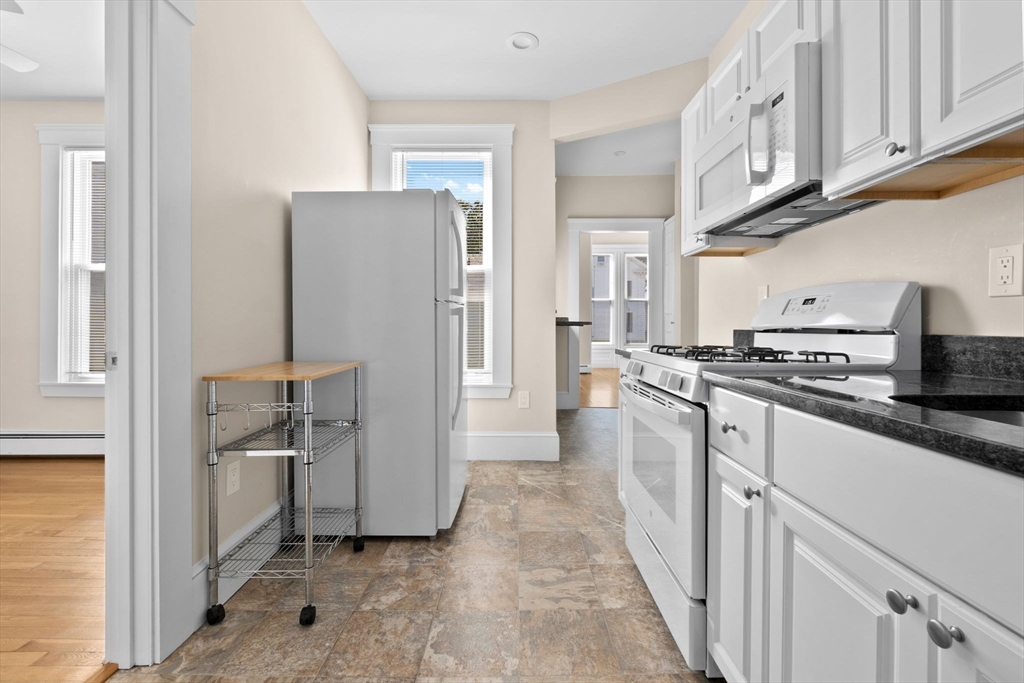 28 Poplar St # 3