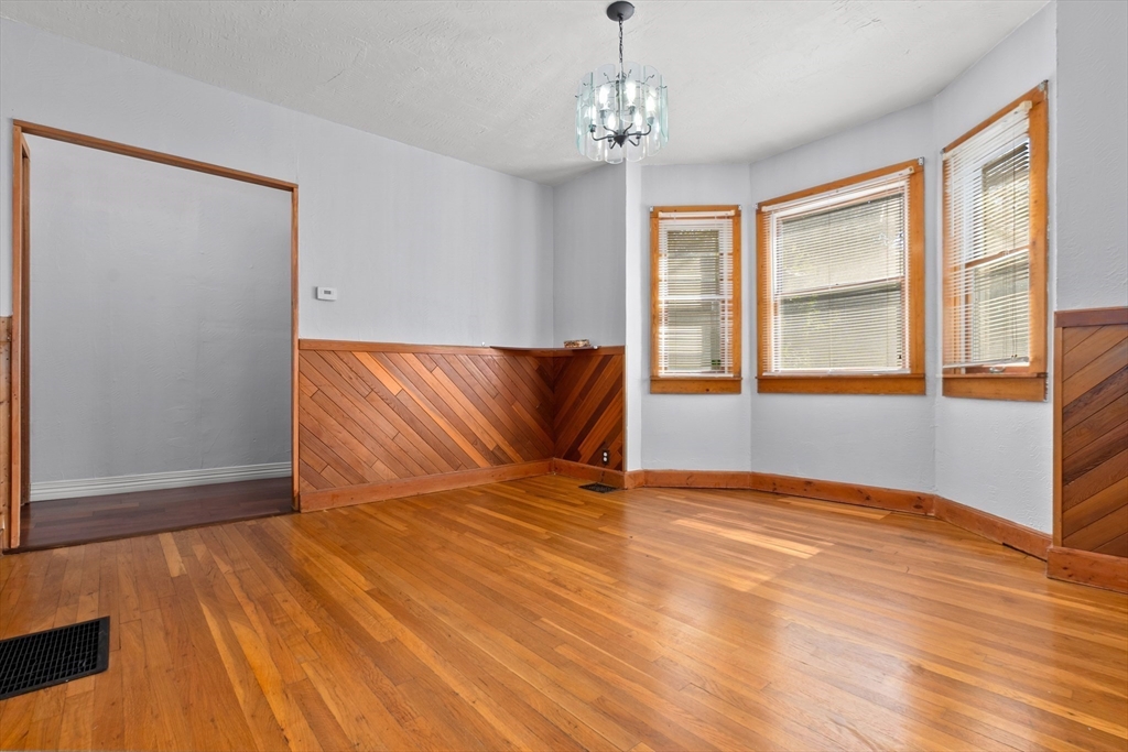 8 Windsor Ave # 1