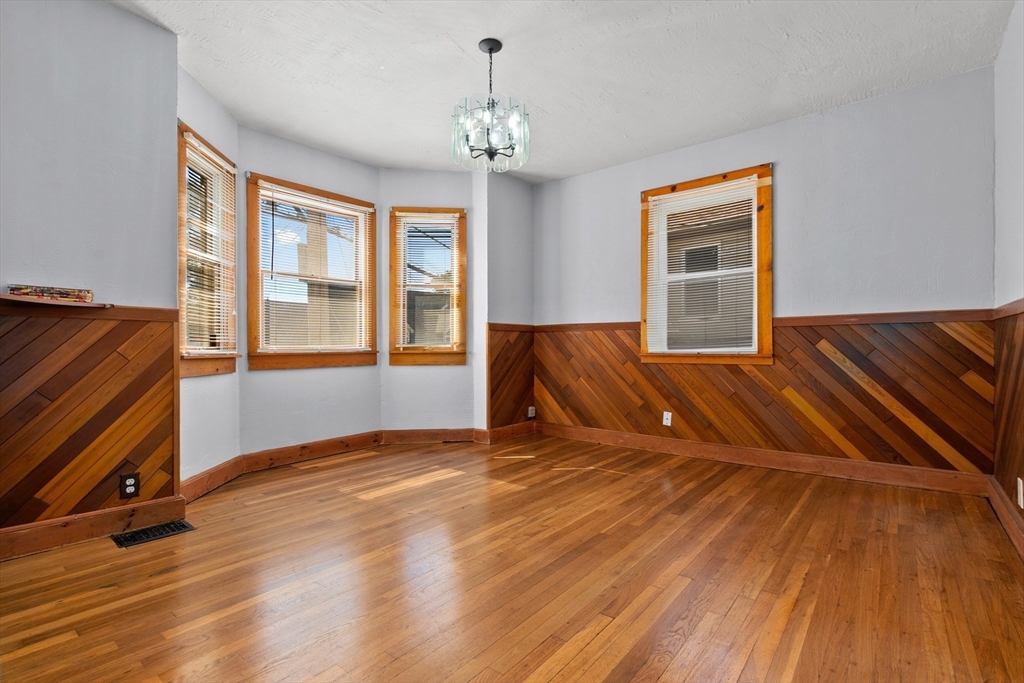 8 Windsor Ave # 1