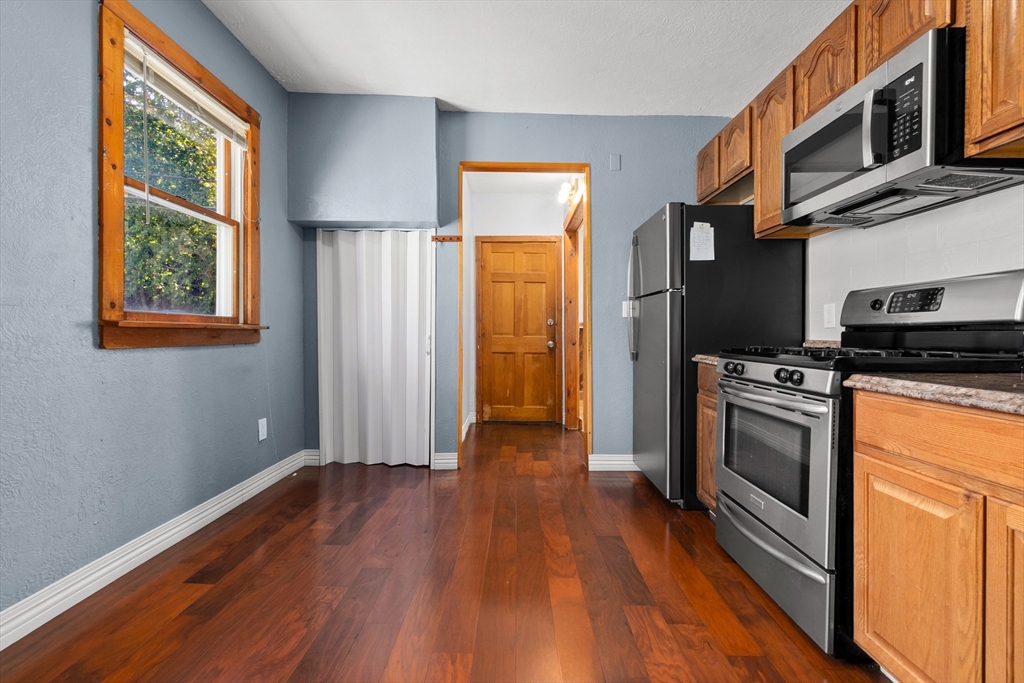 8 Windsor Ave # 1