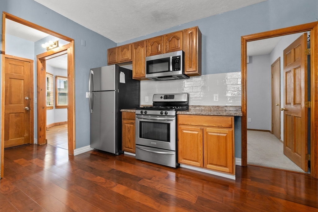 8 Windsor Ave # 1