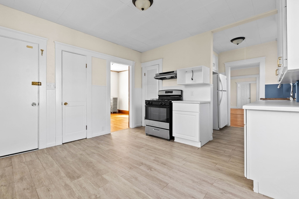 13 Raymond Rd # 1