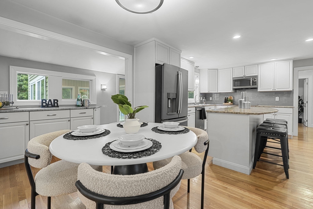 2 Crestwood Ln