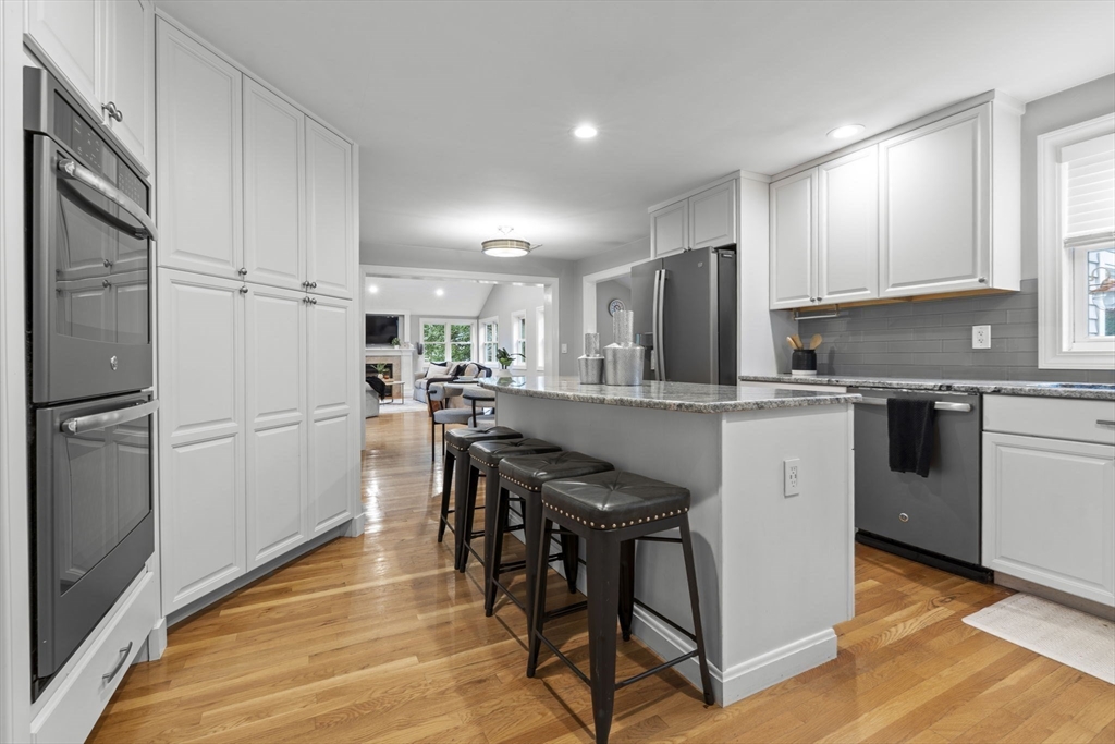 2 Crestwood Ln