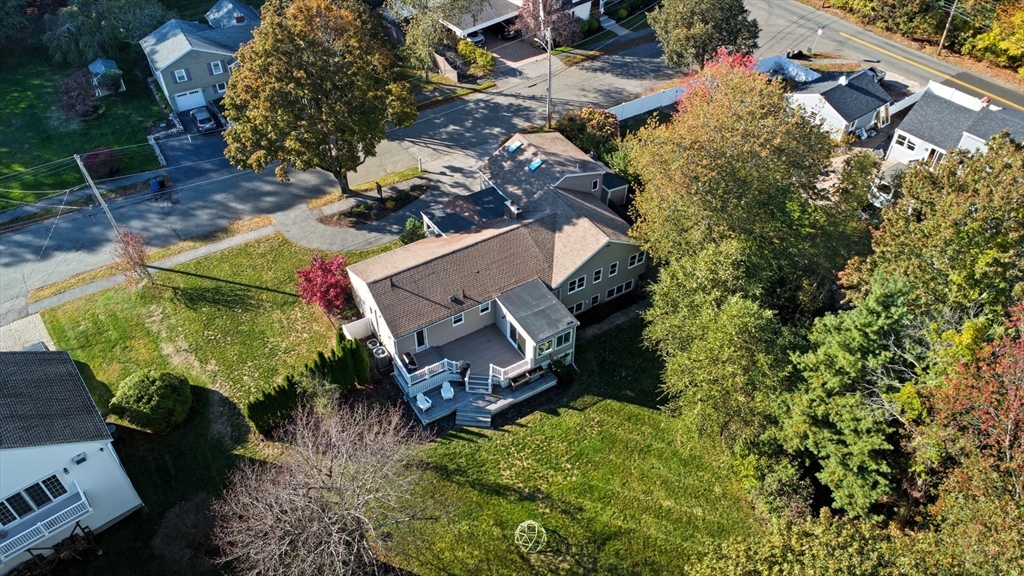 2 Crestwood Ln