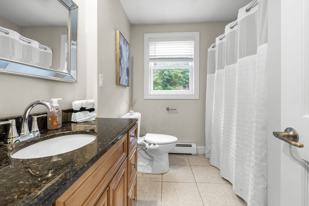 2 Crestwood Ln