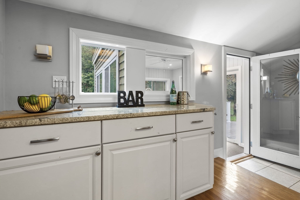 2 Crestwood Ln