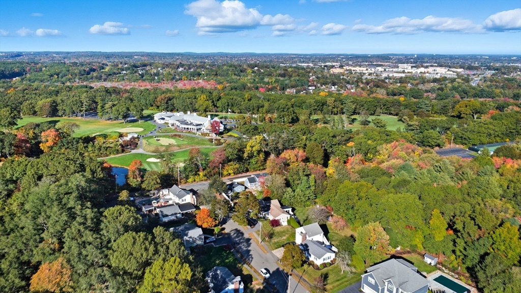 2 Crestwood Ln
