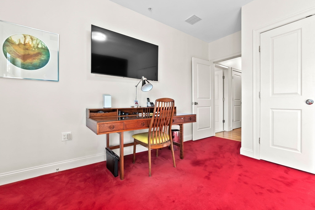 33 Intrepid Cir # 208