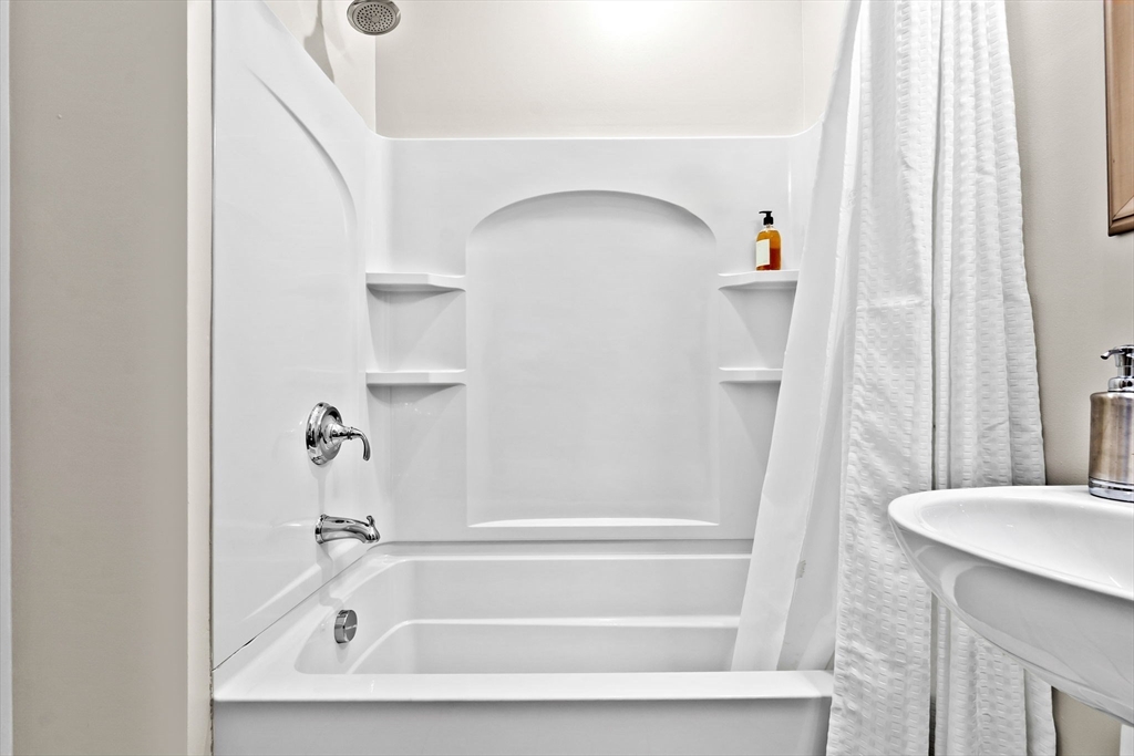 33 Intrepid Cir # 208