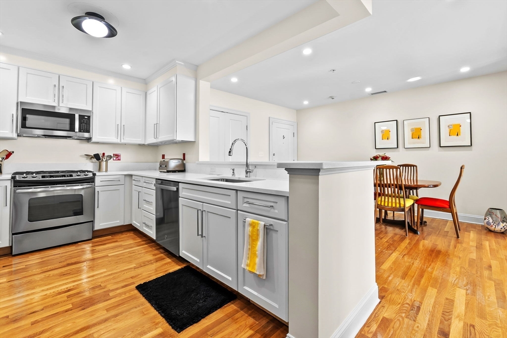 33 Intrepid Cir # 208