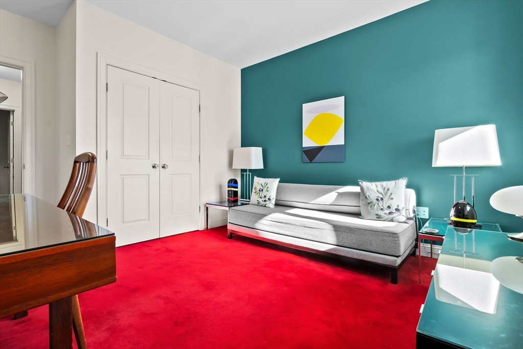 33 Intrepid Cir # 208