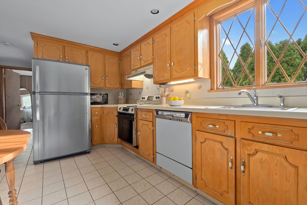 25 Northend St