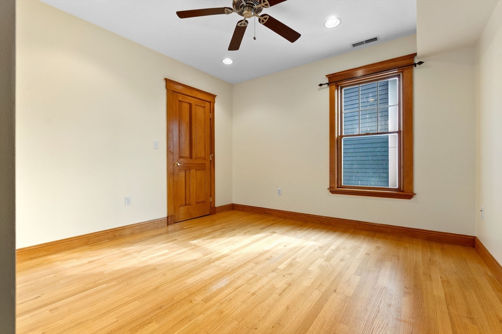 50 Maple St # 5