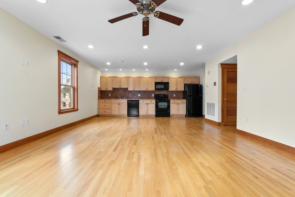 50 Maple St # 5