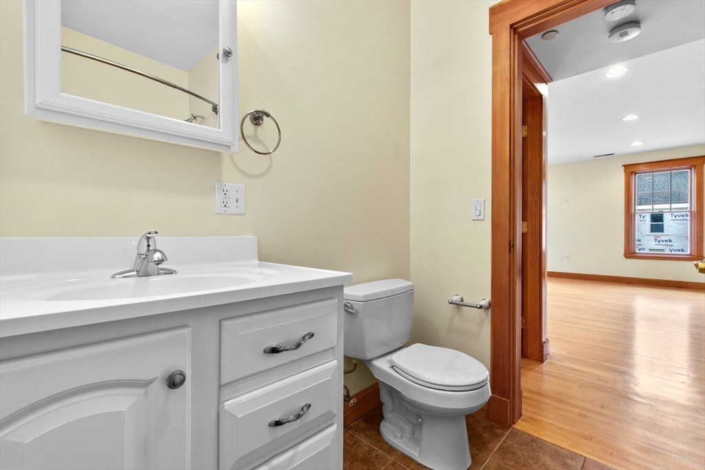 50 Maple St # 5
