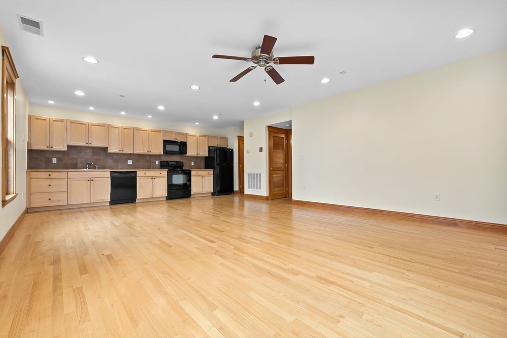 50 Maple St # 5