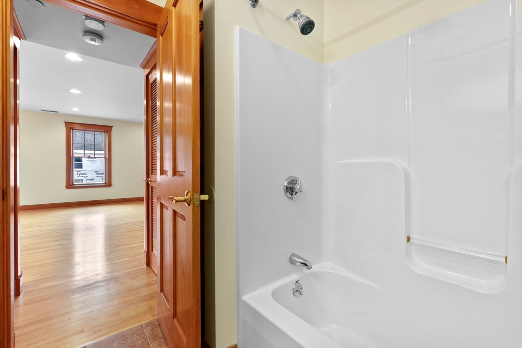 50 Maple St # 5