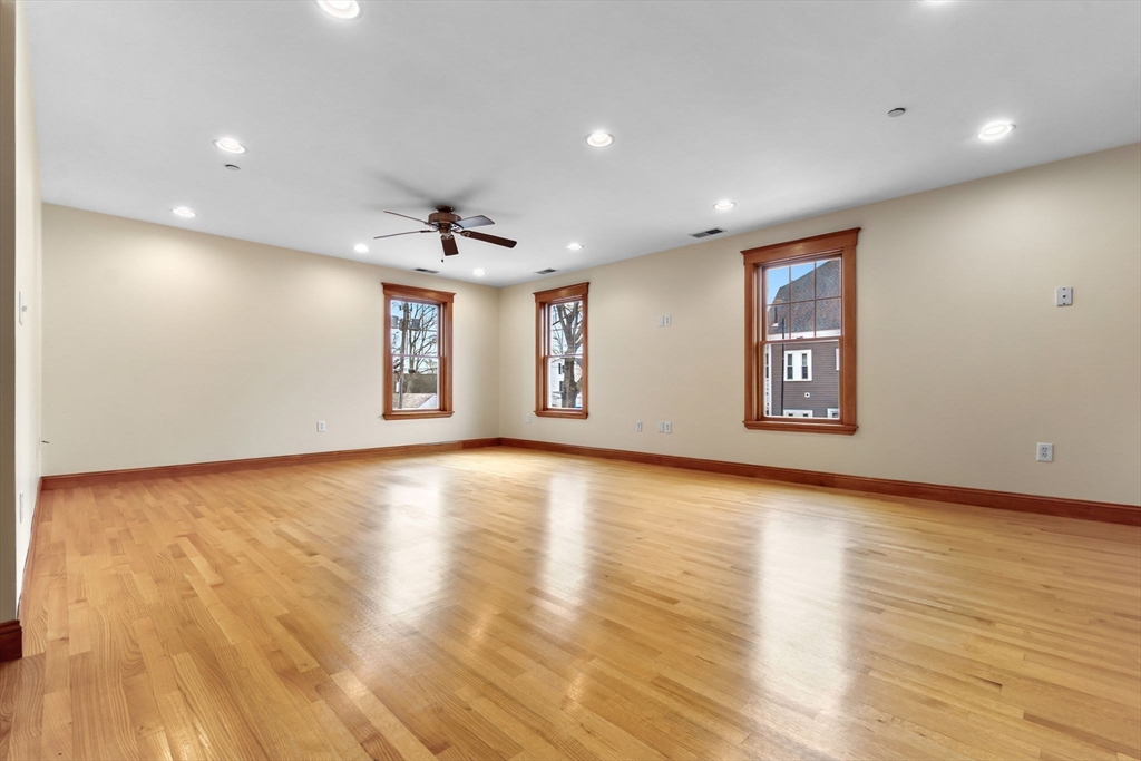 50 Maple St # 5
