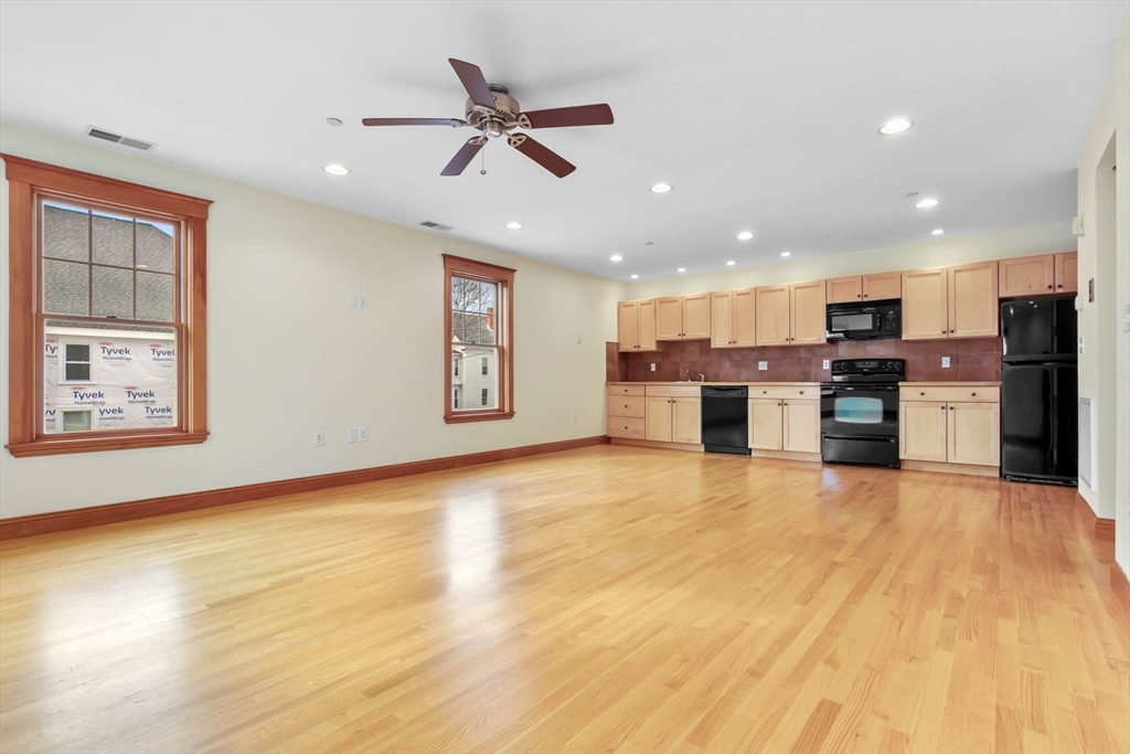 50 Maple St # 5