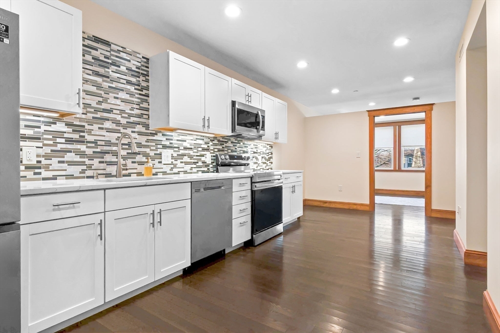 44 Maple St # 10