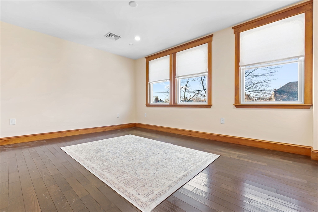 44 Maple St # 10