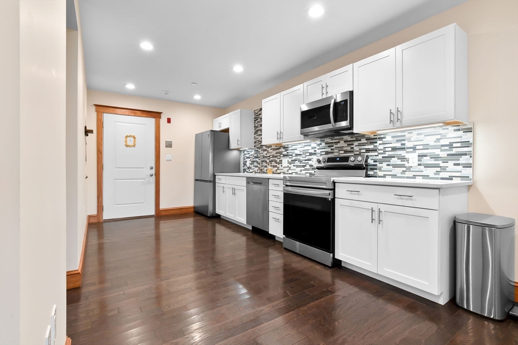 44 Maple St # 10